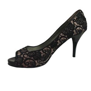 2/$14 ❤️ Guess Lace Heel Sz 8